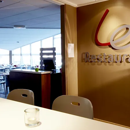 Campanile Paris Ouest - Barbanniers Hotel 3*